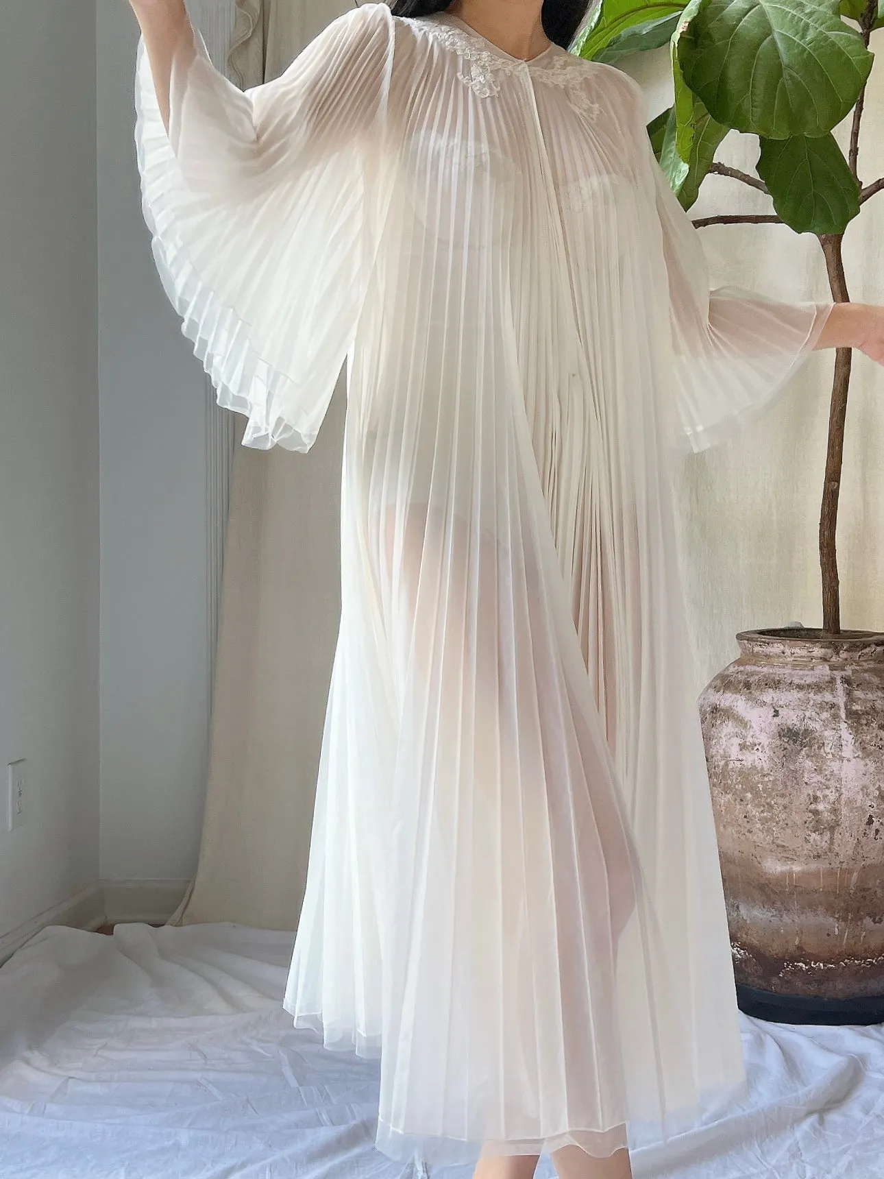 1950s Nylon Pleated Angel Sleeves Dressing Gown - OSFM