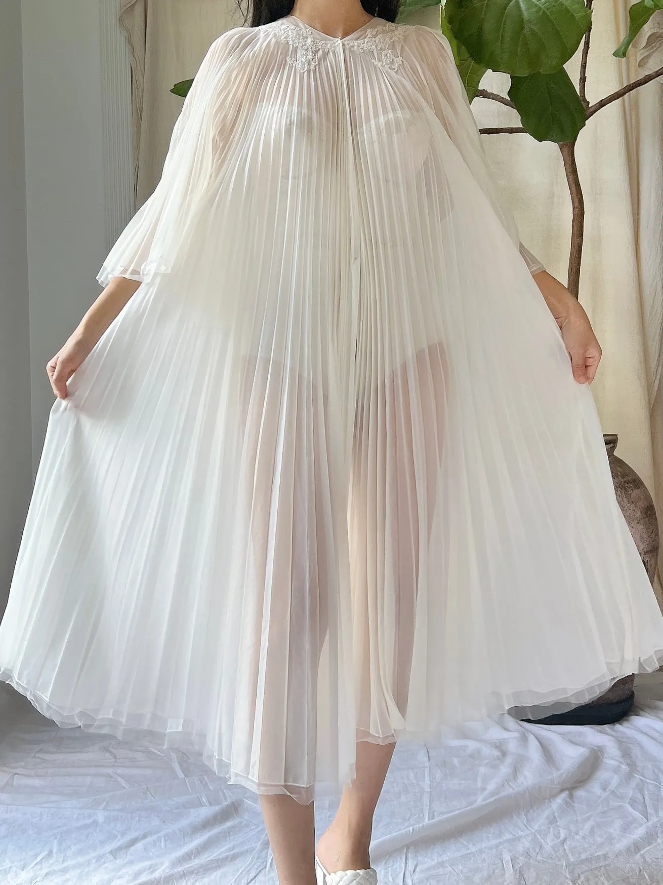 1950s Nylon Pleated Angel Sleeves Dressing Gown - OSFM