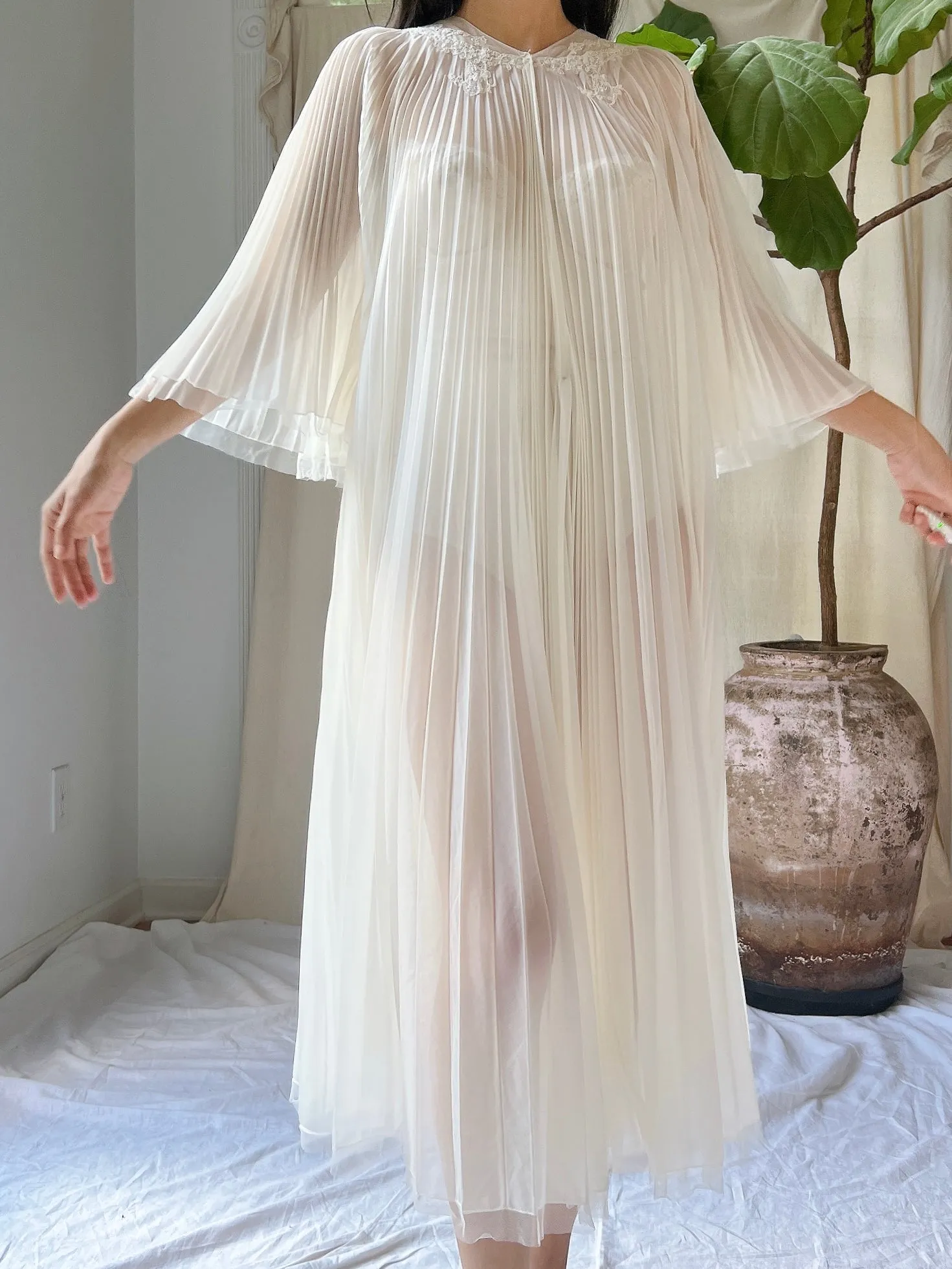 1950s Nylon Pleated Angel Sleeves Dressing Gown - OSFM