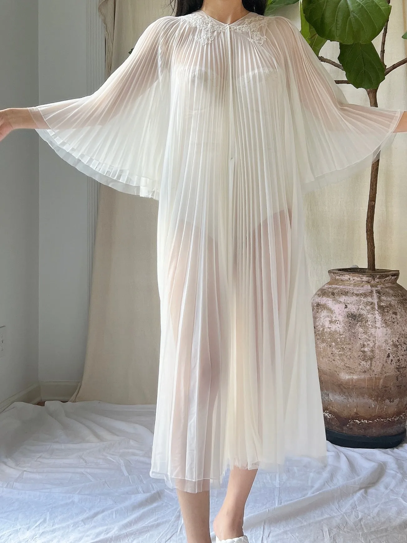 1950s Nylon Pleated Angel Sleeves Dressing Gown - OSFM