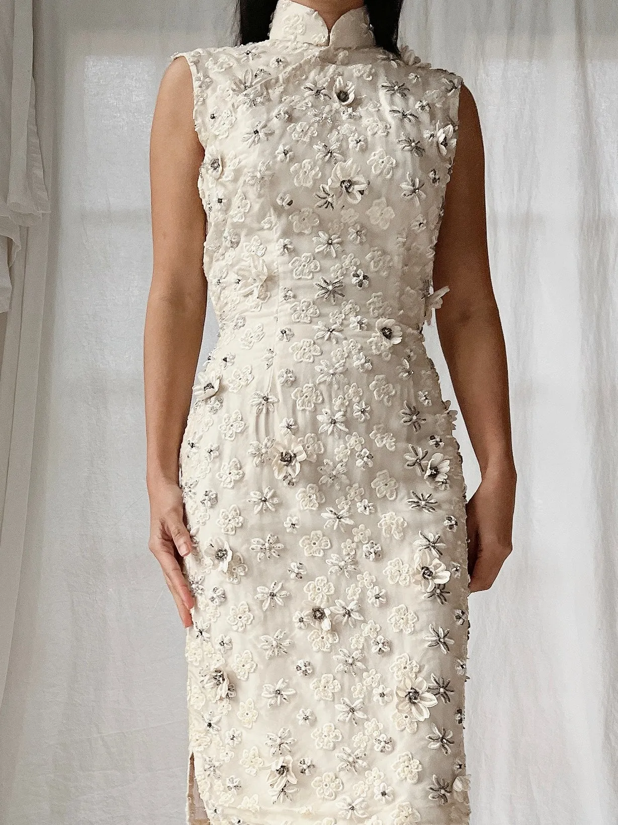 1960s 3D Embroidered Cheongsam - S