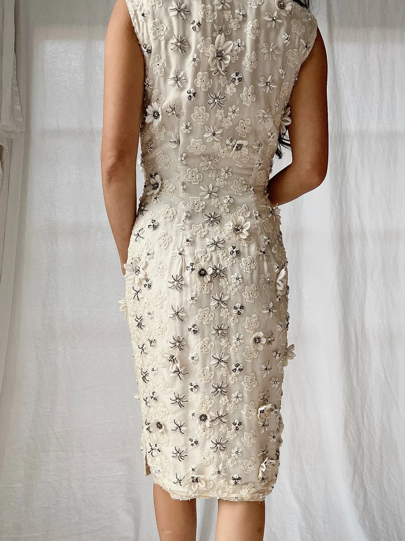 1960s 3D Embroidered Cheongsam - S
