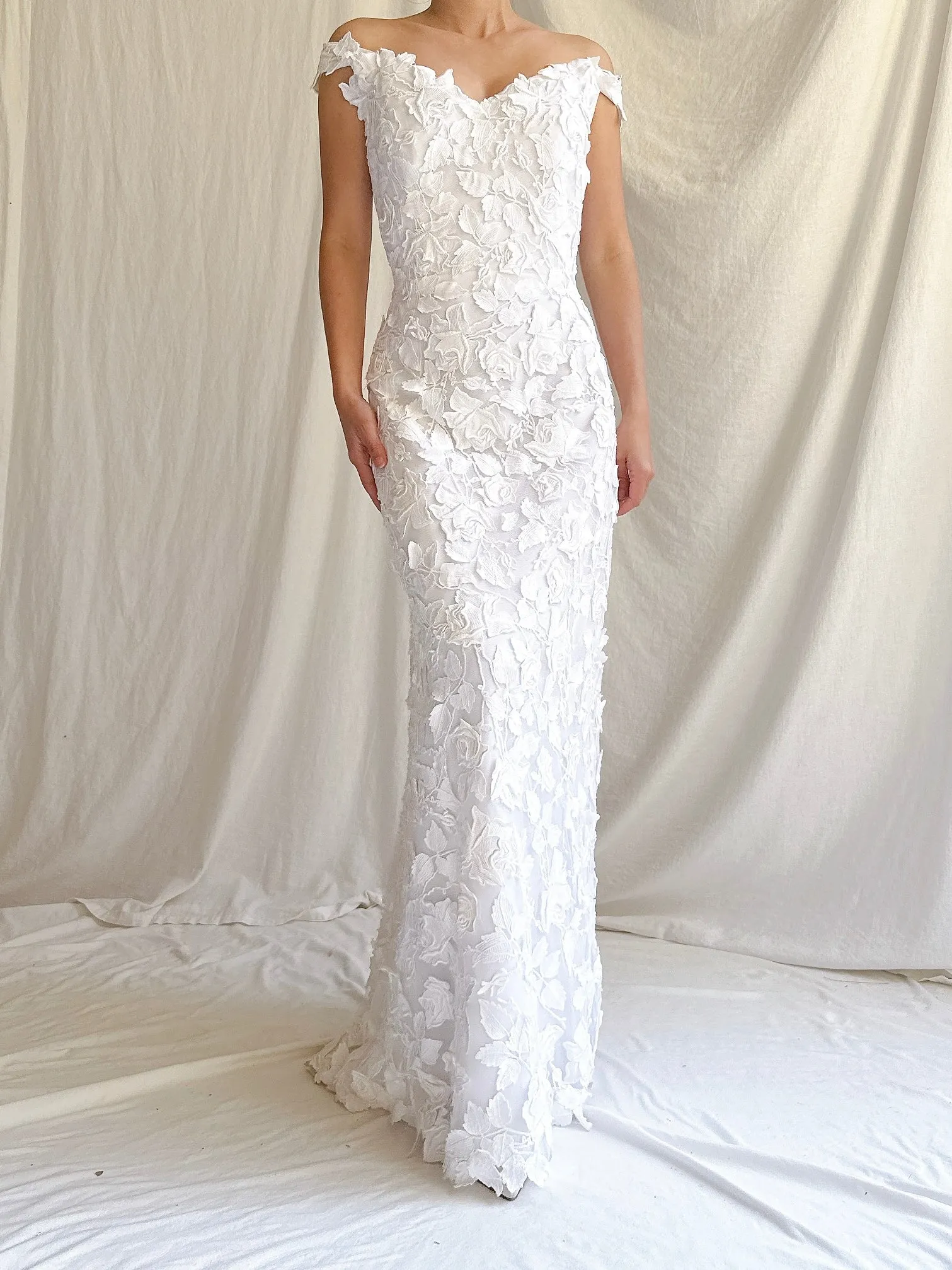 RESERVED 1990s 3D Roses Off-the-Shoulder Gown - S