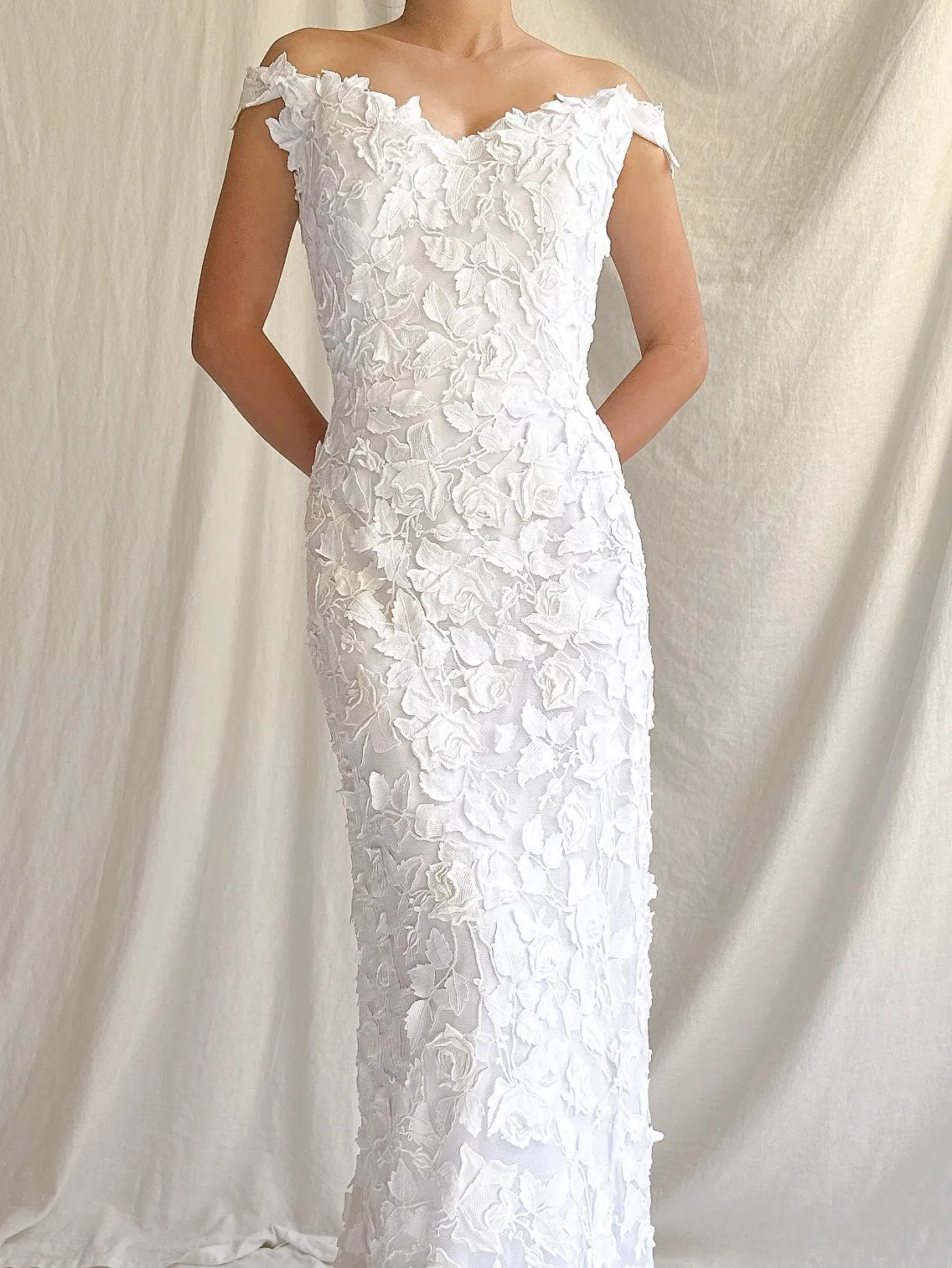 RESERVED 1990s 3D Roses Off-the-Shoulder Gown - S