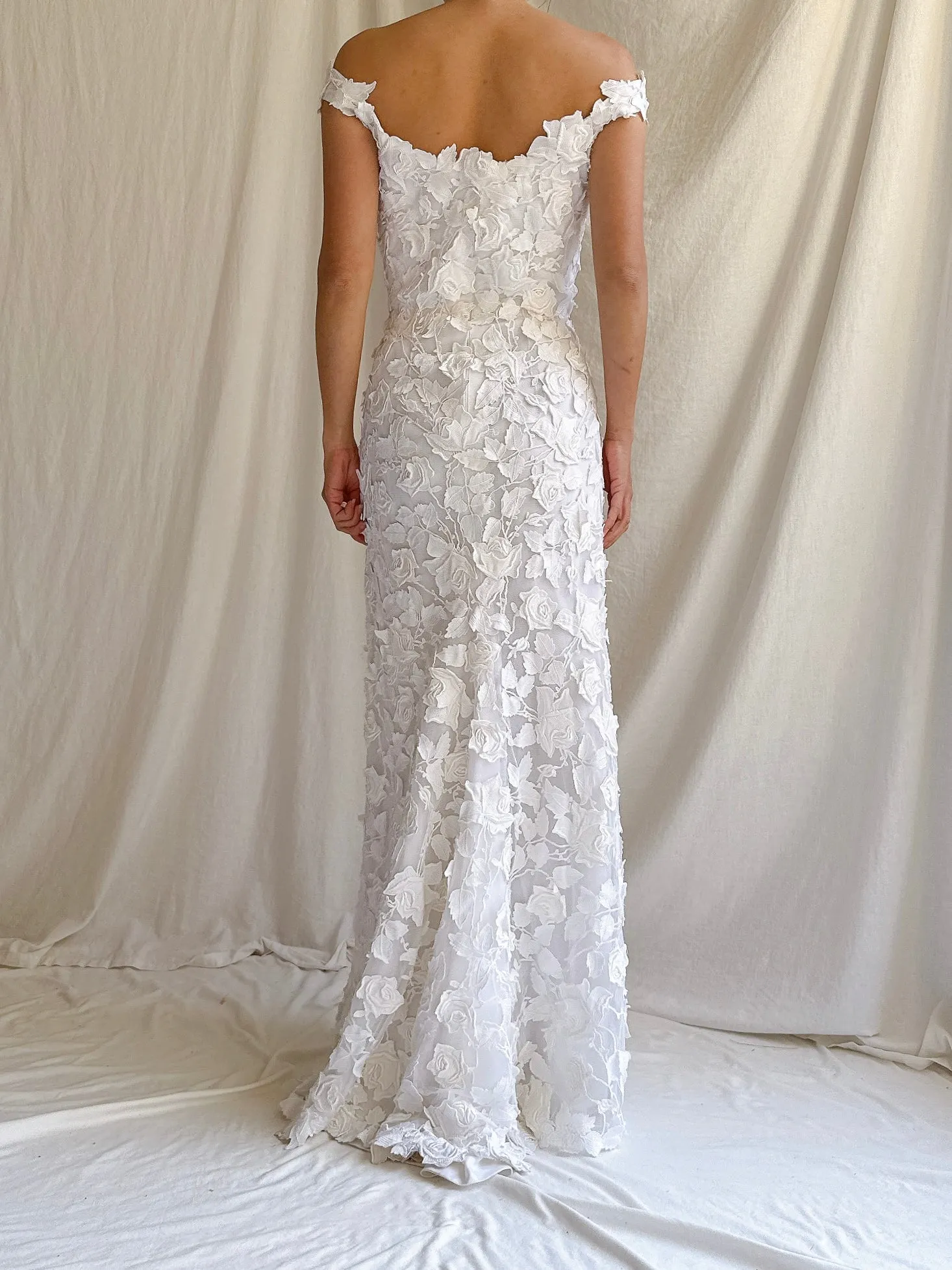 RESERVED 1990s 3D Roses Off-the-Shoulder Gown - S