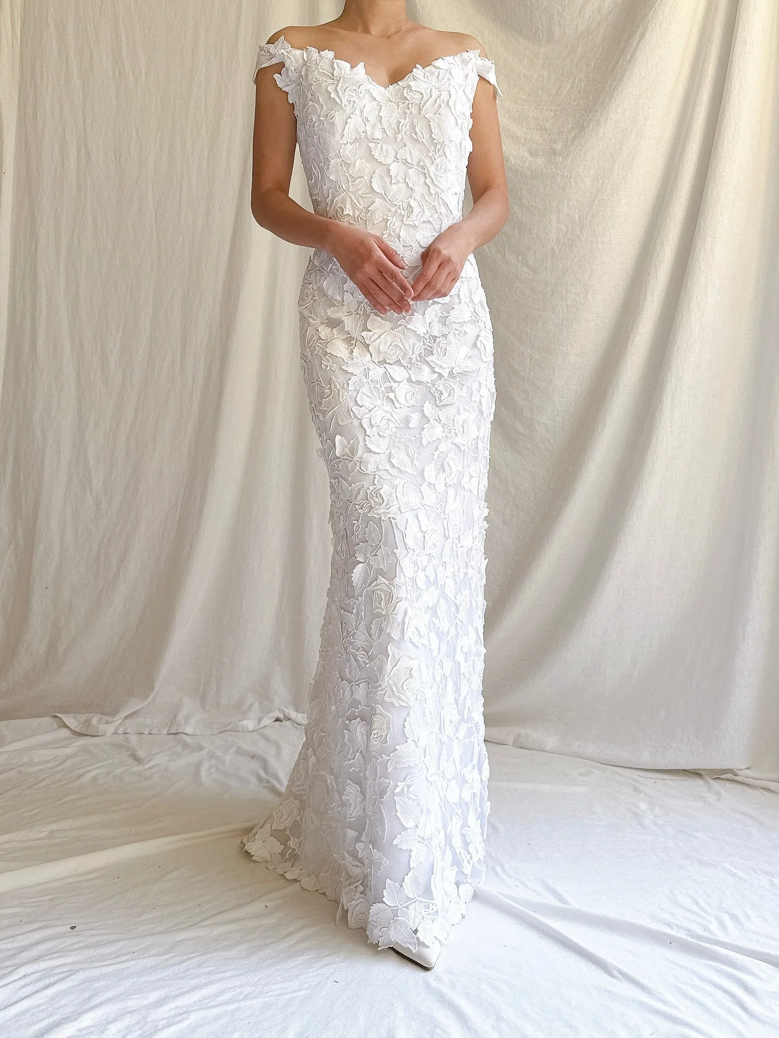 RESERVED 1990s 3D Roses Off-the-Shoulder Gown - S